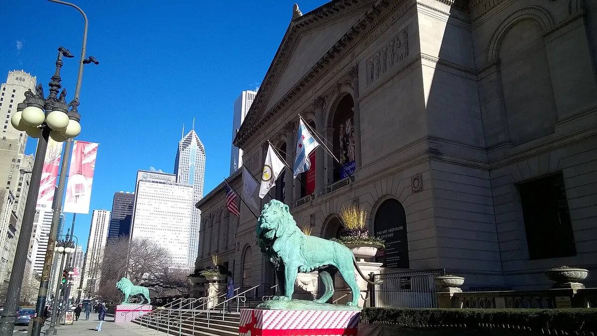 Art Institute of Chicago main entrance and historic lion sculptures